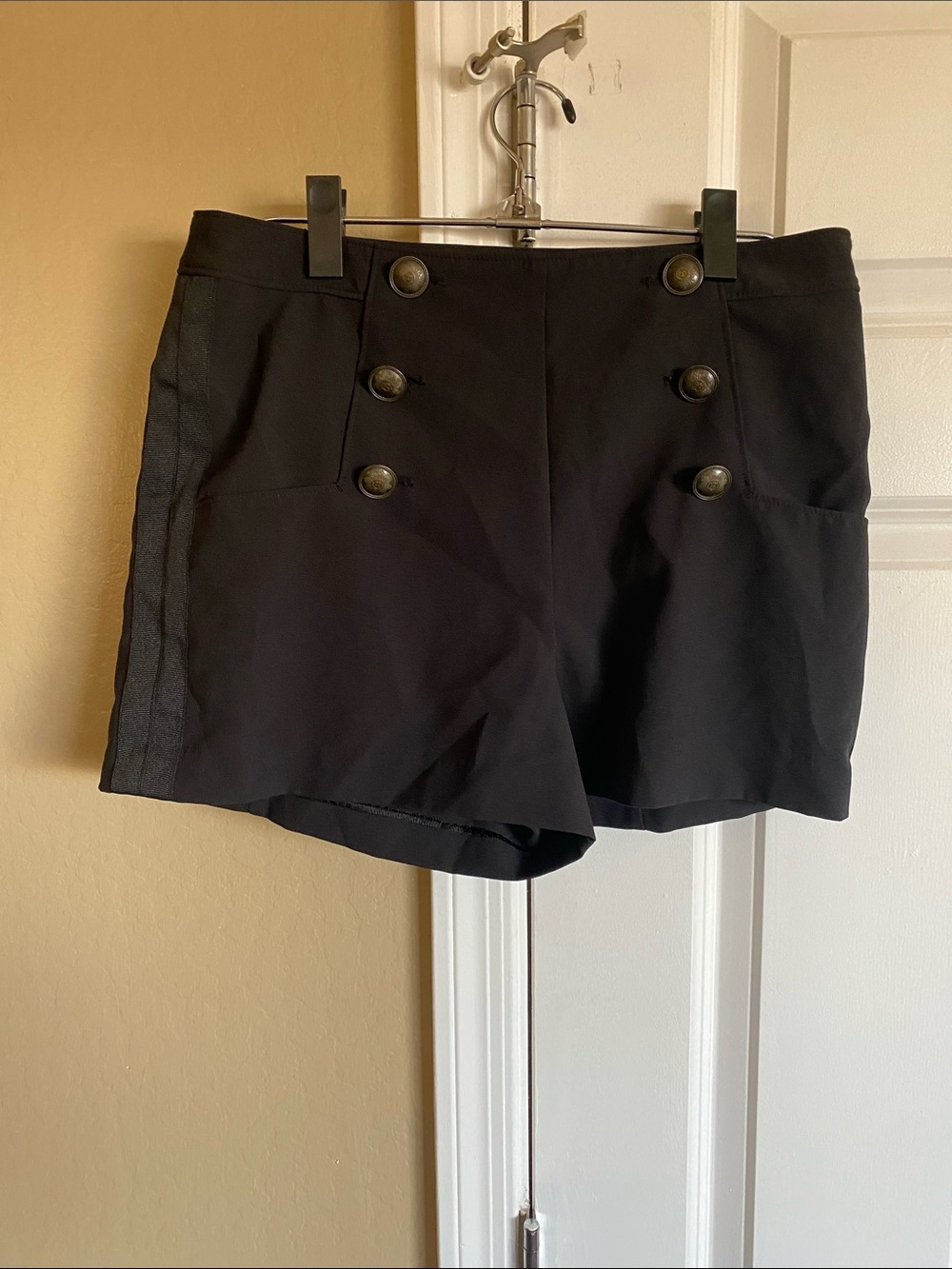 Alice Through the Looking Glass Black Nautical Button Shorts Size 6